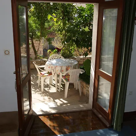 Apartment By The Sea Sutivan, Brac - 719 Sutivan