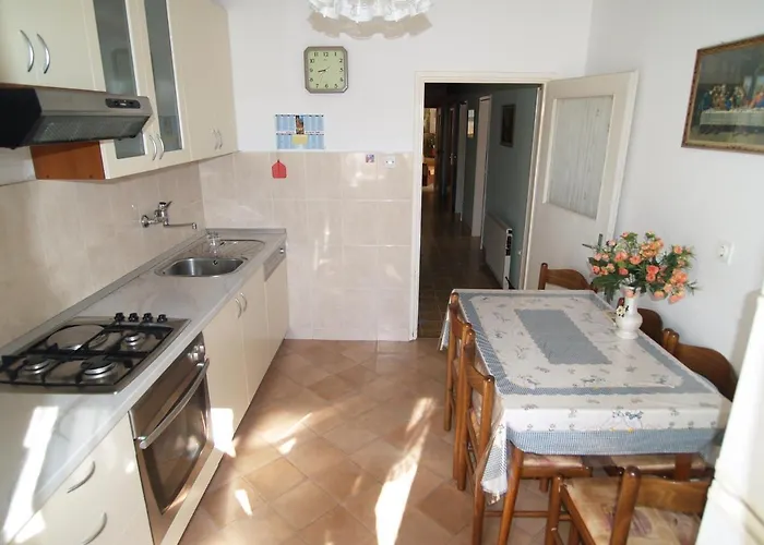 By The Sea Sutivan, Brac - 719 수티반